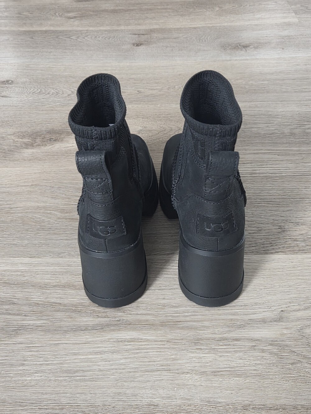 UGG Moxy Chelsea Platform Boots Black Size 6.5 1171475 - Picture 5 of 7